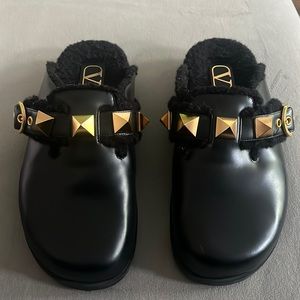 Roman Stud Sabot Mule - Nero | Color: Black | Size: 38 (7.5)
